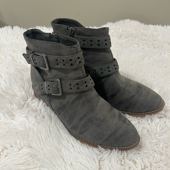 Rocket Dog Shoes - Rocket Dog size 8 grey ankle boot